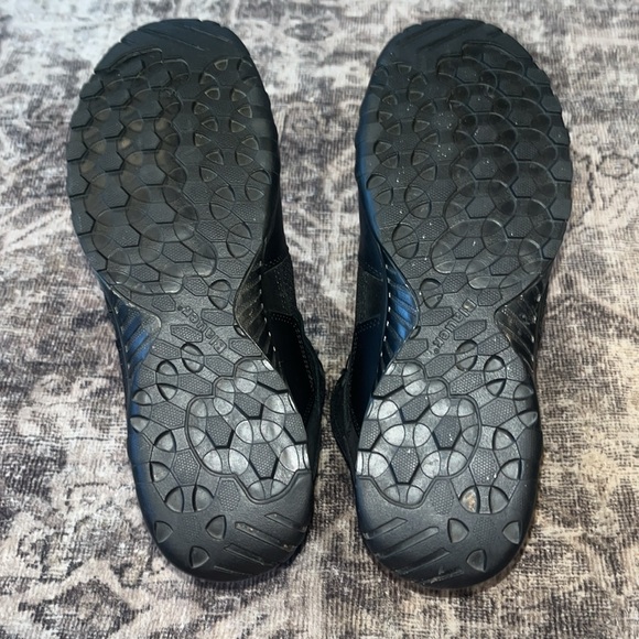 These are like brand new quick release and quick tie up! - Picture 12 of 13